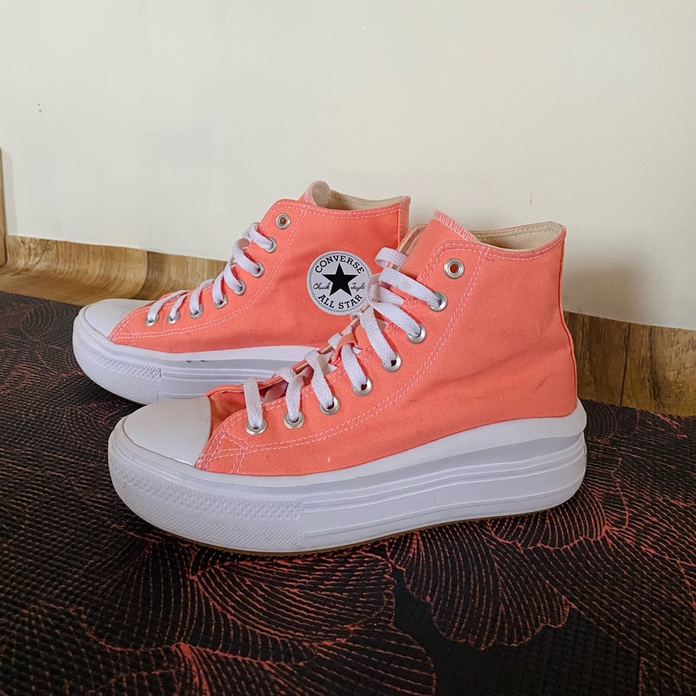 Chuck Taylor Move Platforms NWT
